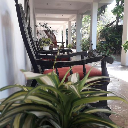 Sea Front Hikkaduwa Exterior foto